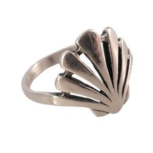 Retired James Avery Scallop Shell Ring